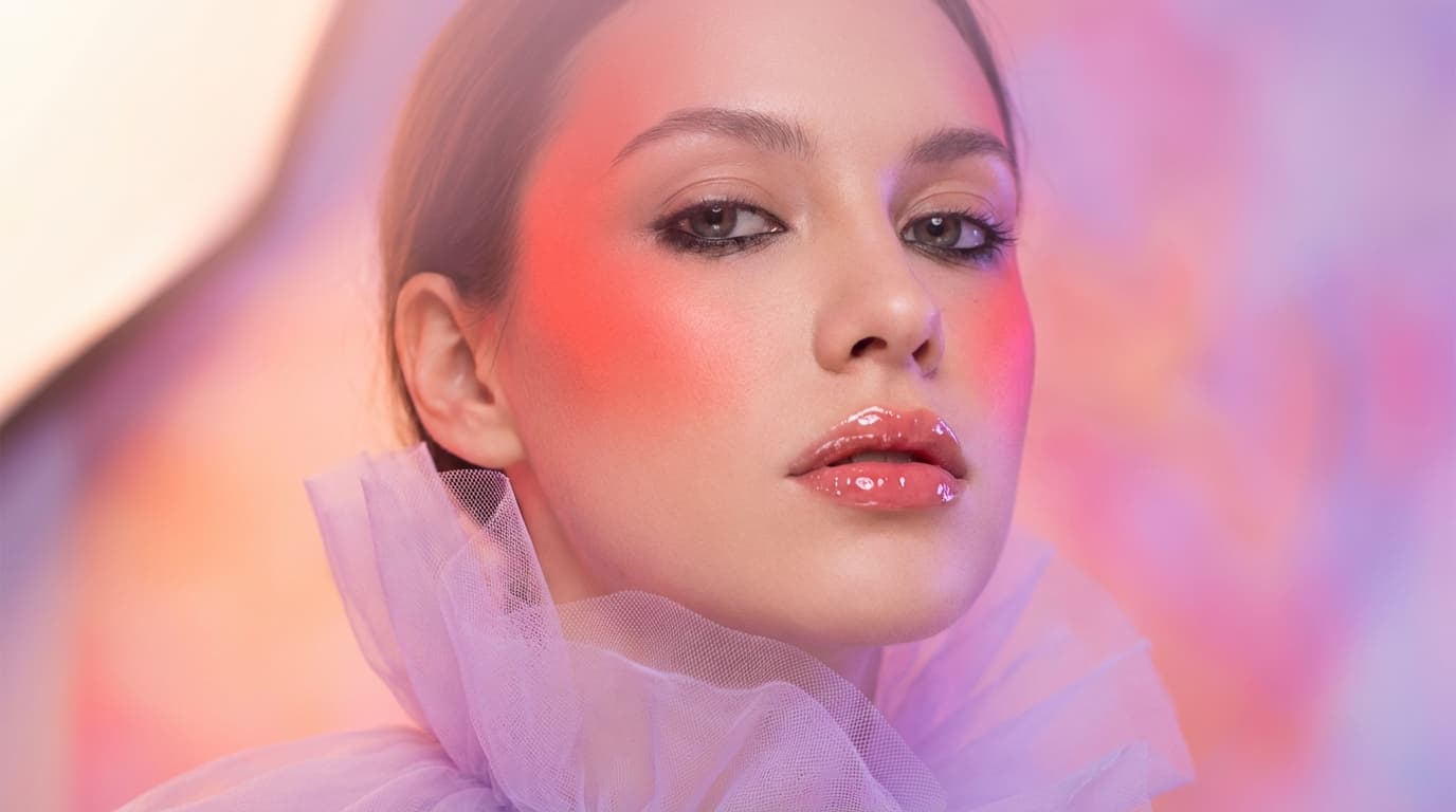 Tendencias de Maquillaje Primavera Verano 2024: Del Cloud Skin al Soft Grunge